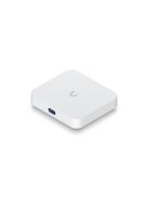 UBiQUiTi Vezetékes Cloud Gateway 4x1Gbps (LAN) + 1x2,5Gbps (WAN), IPS routing, OpenVPN, Asztali - UCG-Ultra