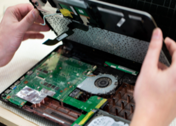 Hogyan történik egy használt laptop felújítása?